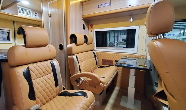 華美之旅房車(chē)  B 型房車(chē)
